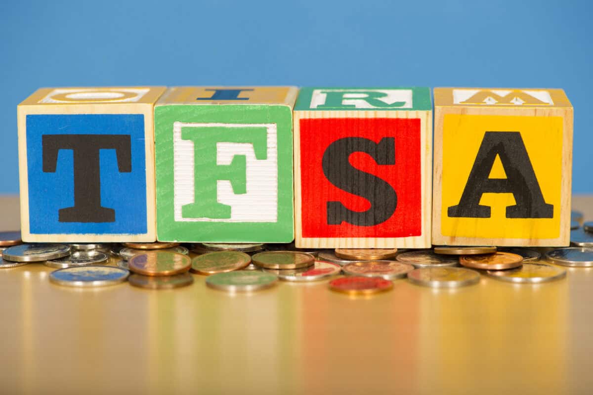 I’d Put My Entire TFSA Contribution Into This 6% Monthly Passive-Income Stock