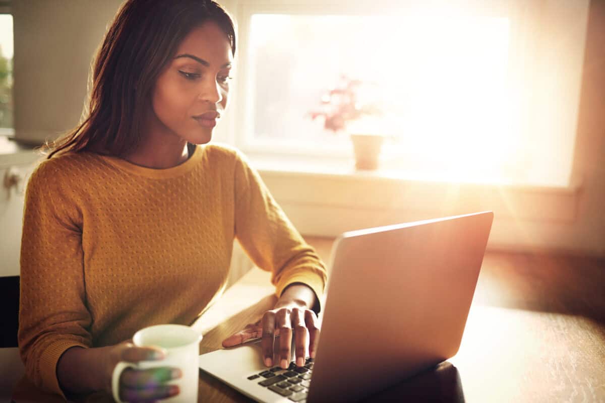 2 Dividend Stocks to Comfortably Hold for the Next 5 Years