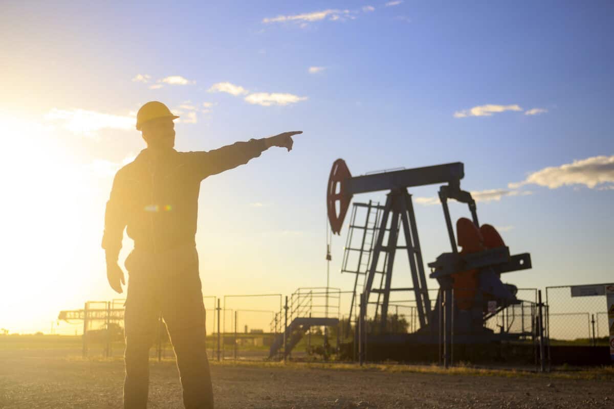 Enbridge or Suncor? Here’s the Dividend Stock I’d Rather Own