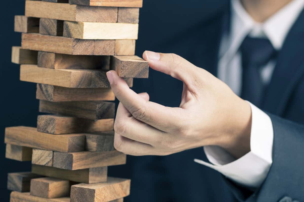 2 Undervalued Canadian Stocks Primed for Big Returns