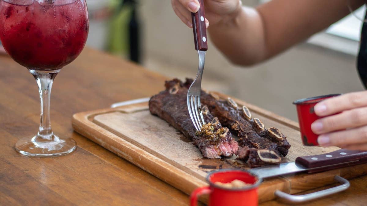 Global dining leader closing 261 restaurants, steakhouse chain